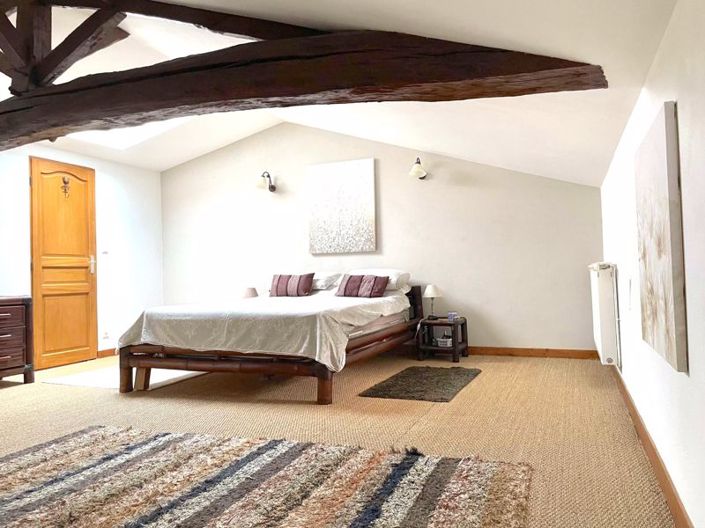 Image No.10-4 Bed Property for sale