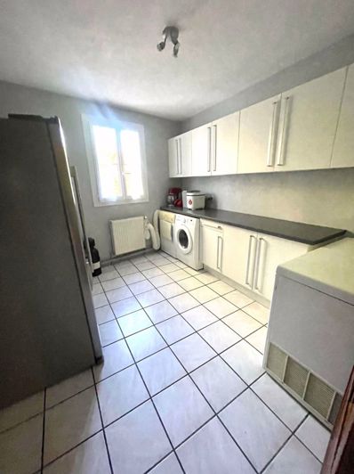 Image No.17-4 Bed Property for sale