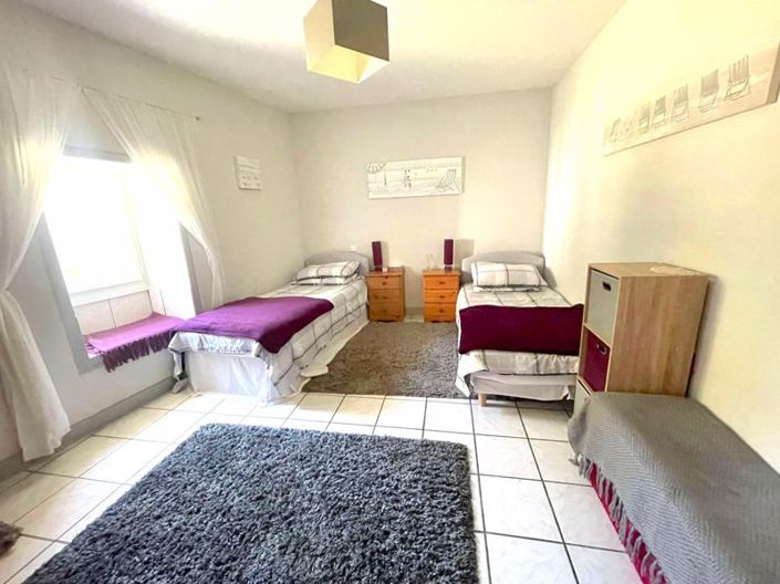 Image No.19-4 Bed Property for sale