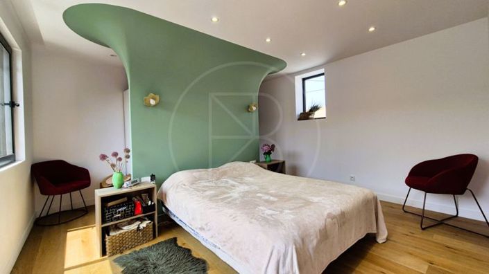 Image No.9-3 Bed Property for sale