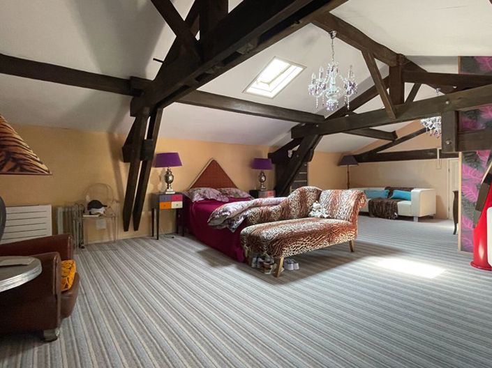 Image No.12-3 Bed Property for sale