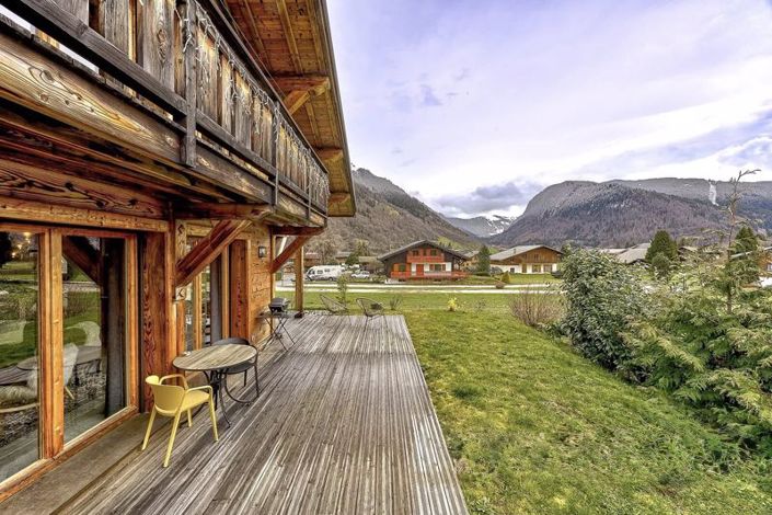 Image No.12-5 Bed Property for sale