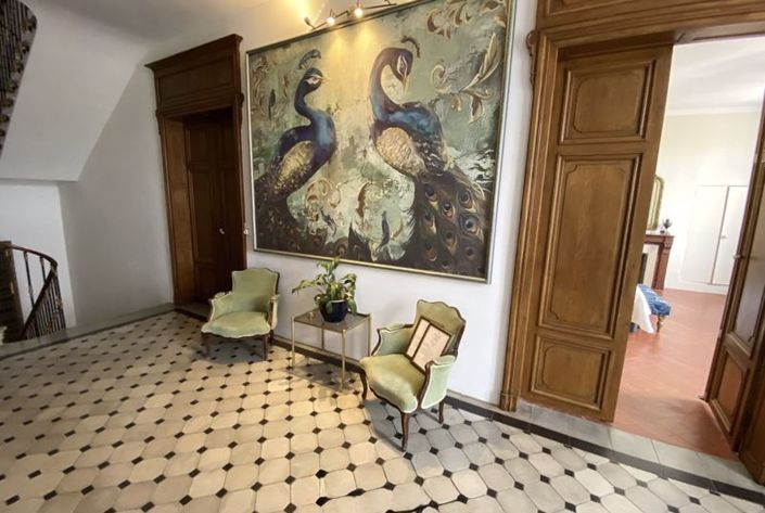 Image No.2-9 Bed Property for sale