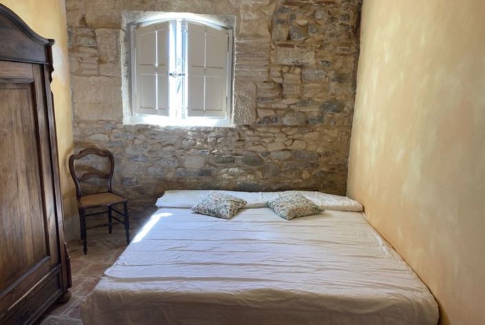 Image No.23-9 Bed Property for sale