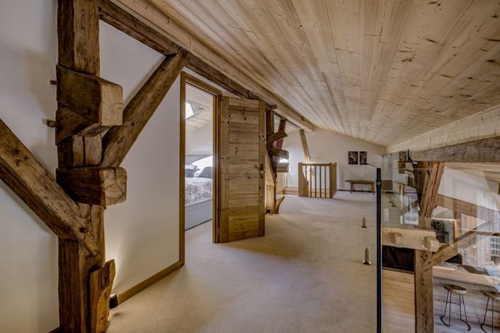 Image No.22-7 Bed Property for sale