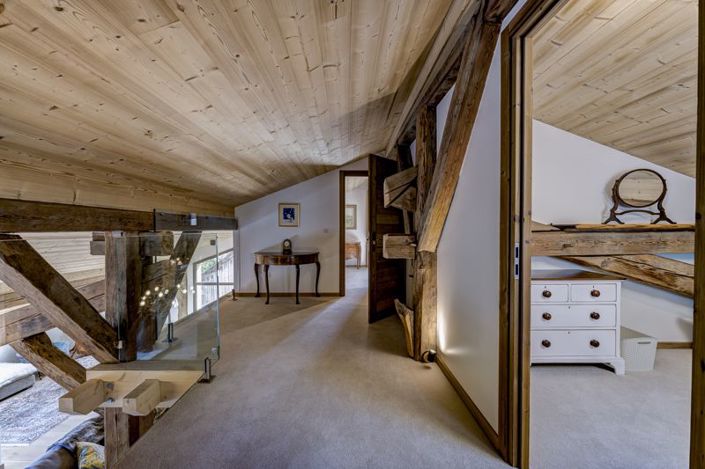 Image No.23-7 Bed Property for sale