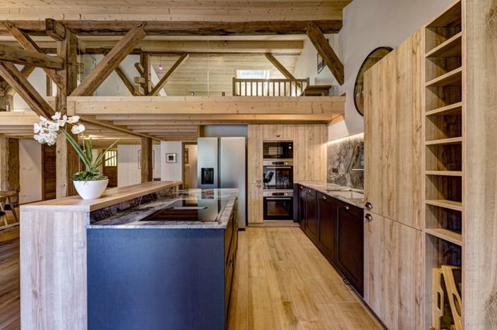 Image No.24-7 Bed Property for sale