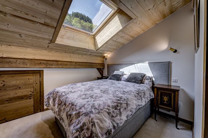 Image No.32-7 Bed Property for sale