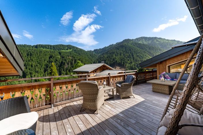 Image No.8-7 Bed Property for sale