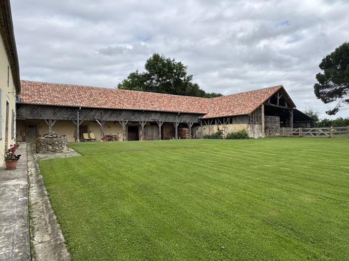 Image No.32-4 Bed Property for sale