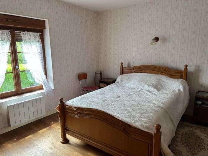 Image No.16-2 Bed Property for sale