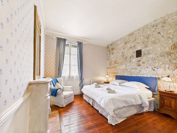 Image No.12-4 Bed Property for sale