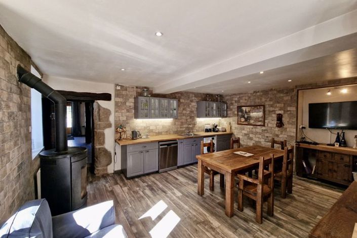 Image No.2-5 Bed Property for sale