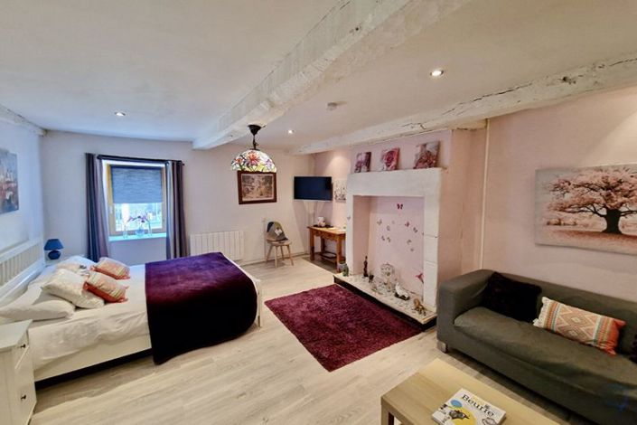 Image No.8-5 Bed Property for sale