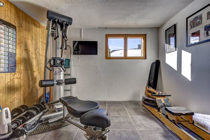 Image No.12-5 Bed Property for sale