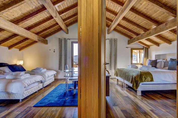 Image No.17-5 Bed Property for sale