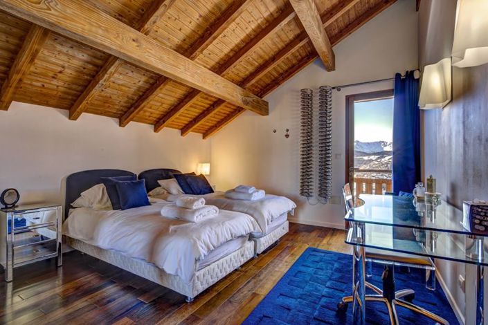 Image No.19-5 Bed Property for sale