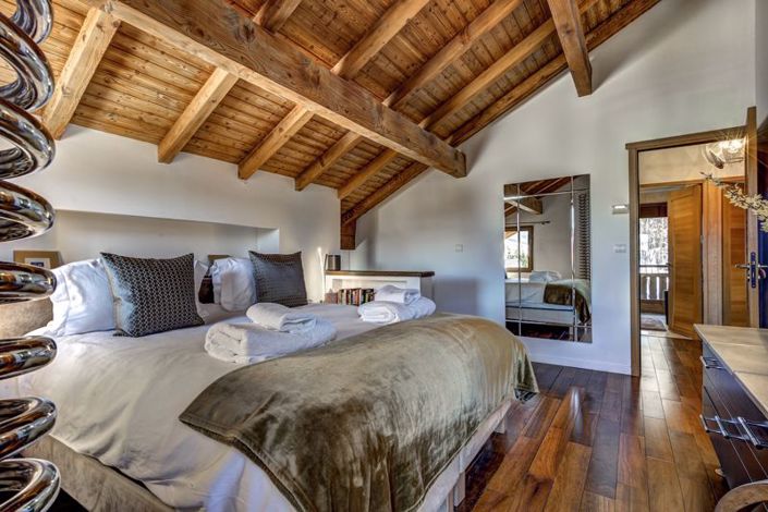 Image No.20-5 Bed Property for sale