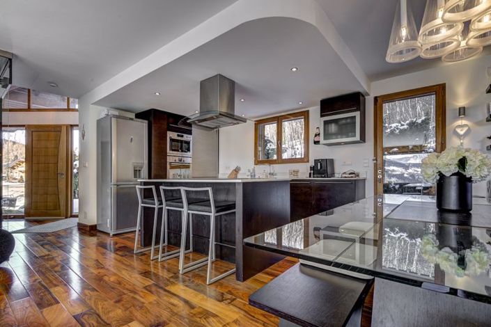 Image No.8-5 Bed Property for sale