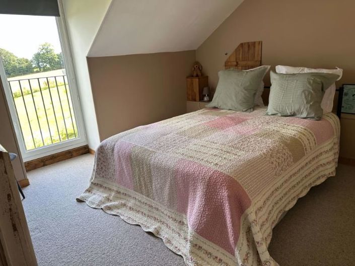 Image No.17-3 Bed Property for sale