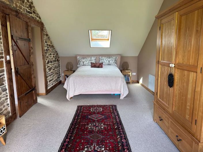 Image No.18-3 Bed Property for sale