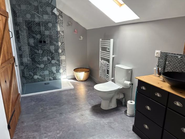 Image No.22-3 Bed Property for sale