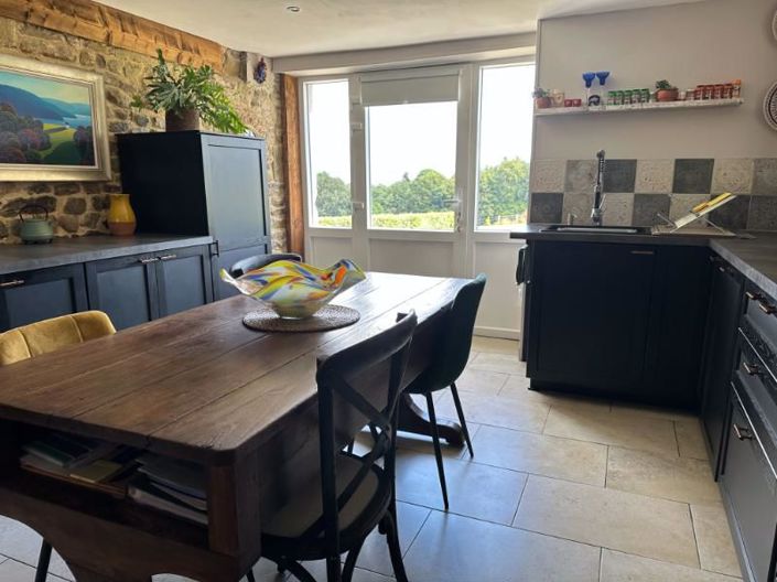 Image No.3-3 Bed Property for sale