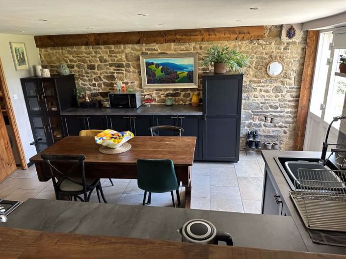 Image No.8-3 Bed Property for sale