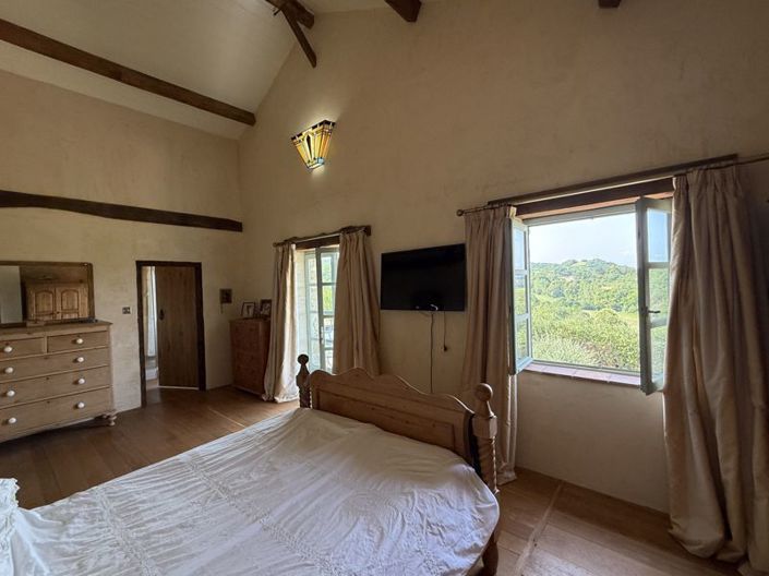 Image No.29-4 Bed Property for sale