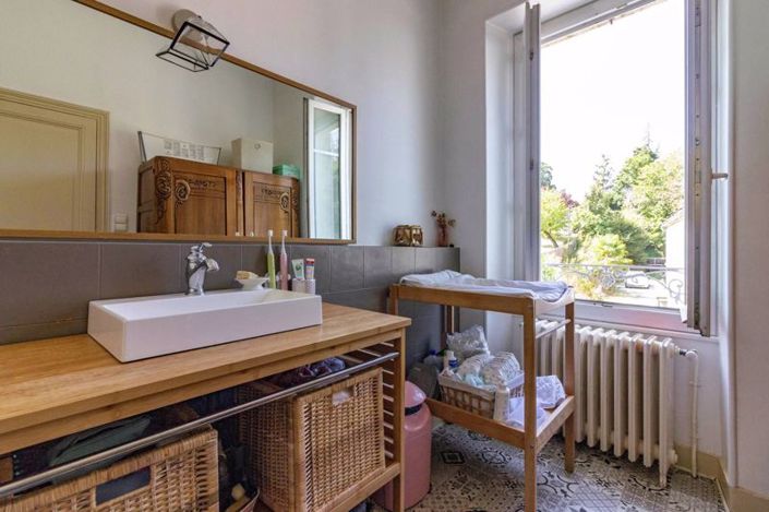 Image No.6-4 Bed Property for sale