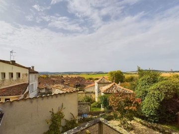 c70a56386dd1916834f607000fbb74be