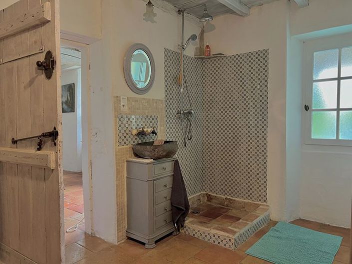 Image No.11-2 Bed Property for sale