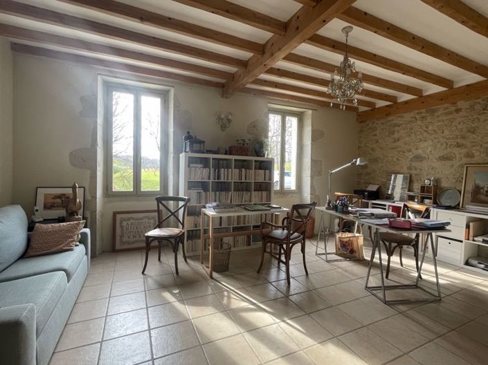 Image No.11-4 Bed Property for sale