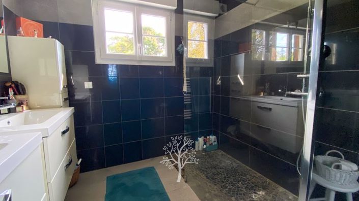 Image No.31-4 Bed Property for sale