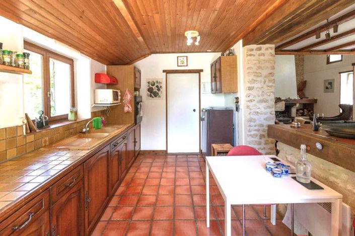 Image No.14-2 Bed Property for sale