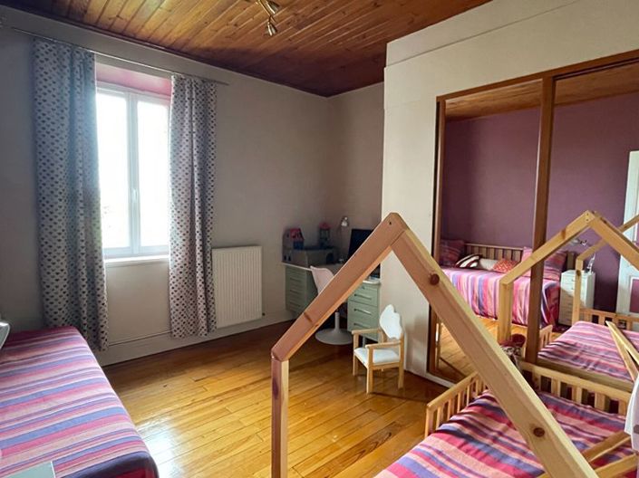 Image No.14-4 Bed Property for sale