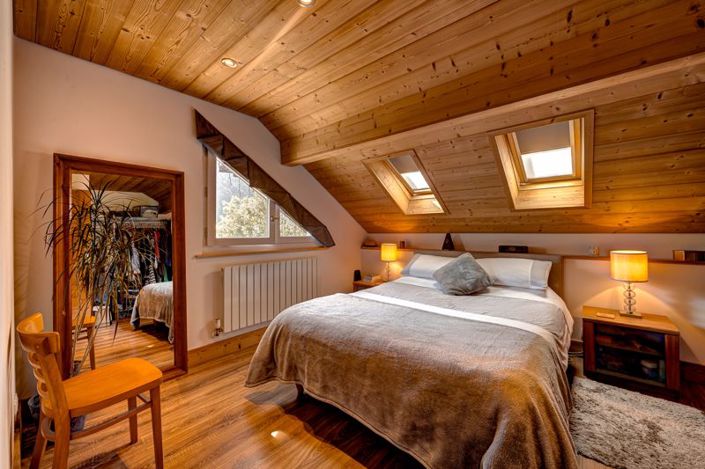 Image No.11-7 Bed Property for sale