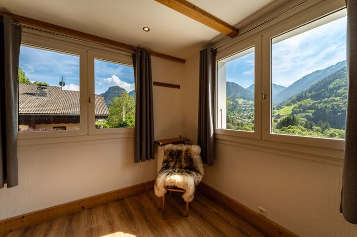 Image No.13-7 Bed Property for sale