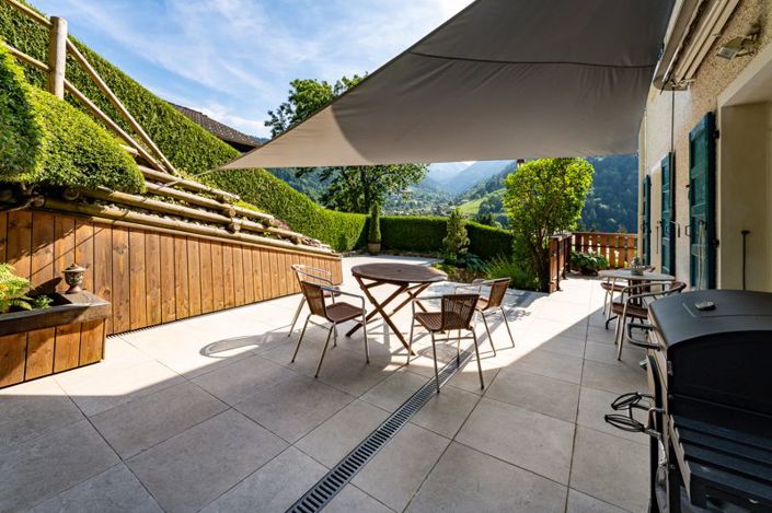 Image No.20-7 Bed Property for sale