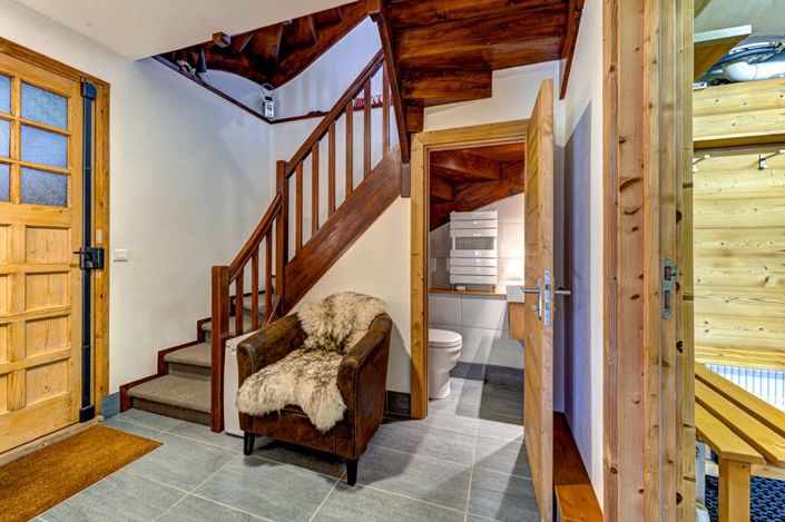 Image No.9-7 Bed Property for sale