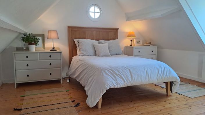 Image No.16-2 Bed Property for sale