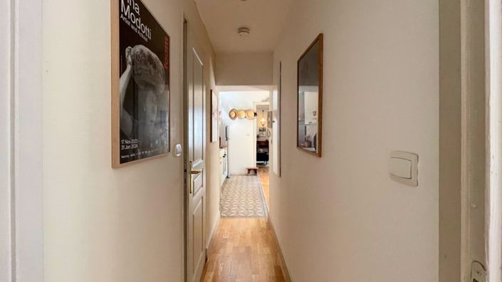 Image No.11-1 Bed Property for sale