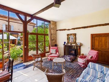 42b789e2d06ce61e33efb8a73210db5c