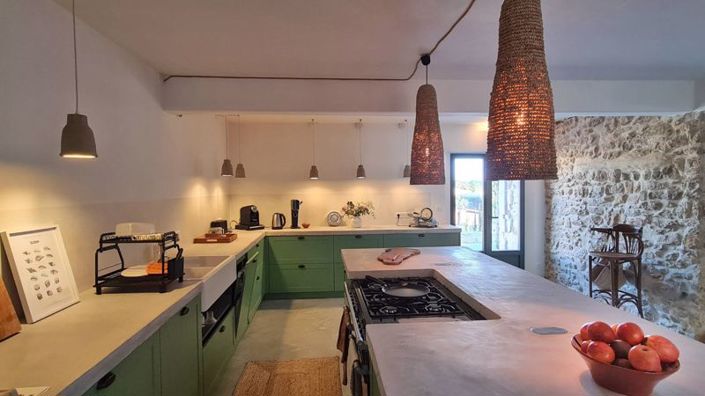 Image No.8-5 Bed Property for sale