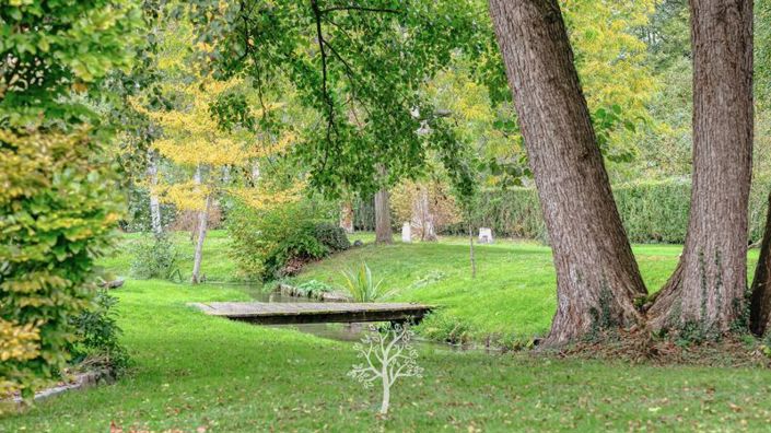 Image No.20-5 Bed Property for sale