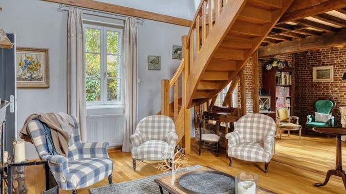 Image No.24-5 Bed Property for sale