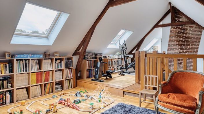 Image No.33-5 Bed Property for sale