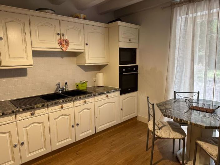 Image No.10-3 Bed Property for sale