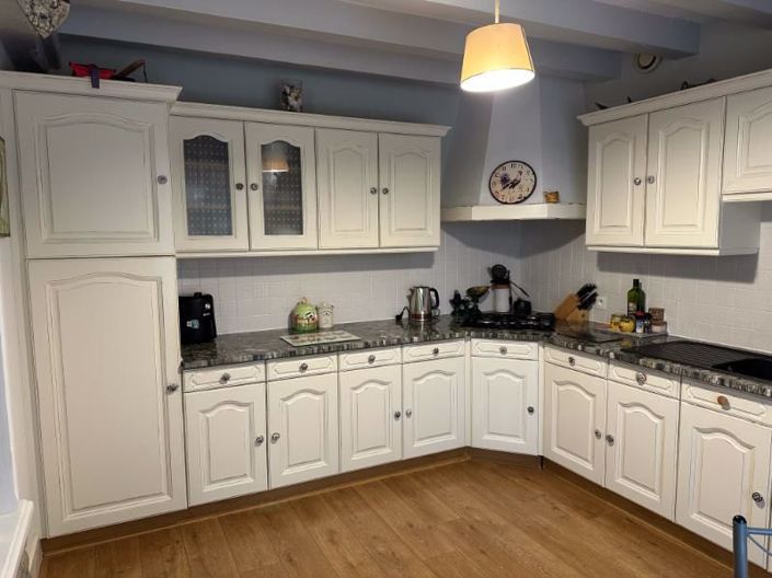 Image No.9-3 Bed Property for sale