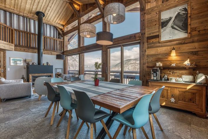 Image No.2-8 Bed Property for sale